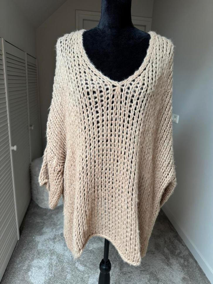 Lange trui oversized van Made in Italy bruin camel XXXL/46, Kleding | Dames, Truien en Vesten, Zo goed als nieuw, Maat 46/48 (XL) of groter