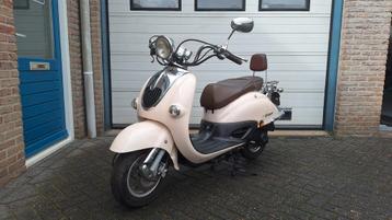 Leuke retro scooter / breedstuur / 4 takt / recent beurt! beschikbaar voor biedingen