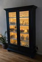 Zwarte vitrinekast met verlichting, Huis en Inrichting, Kasten | Vitrinekasten, 100 tot 150 cm, Glas, Klassiek, Ophalen of Verzenden