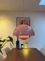 Roze flowerpot metalen hanglamp, nieuw in doos, Huis en Inrichting, Lampen | Hanglampen, Ophalen of Verzenden, Nieuw, Minder dan 50 cm