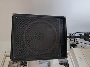Dikke 15 inch 38 cm speaker. Gaat heel hard  beschikbaar voor biedingen