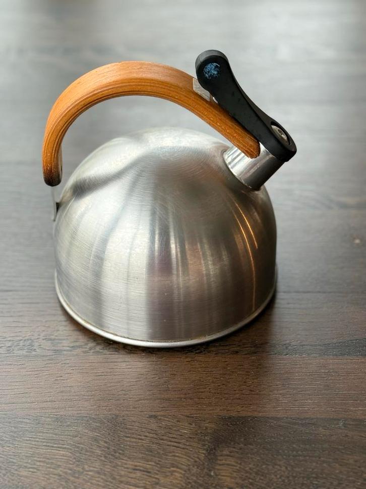 Hema Le Lapin Fluitketel - Nikolai Carels Design, Huis en Inrichting, Keuken | Keukenbenodigdheden, Gebruikt, Ophalen of Verzenden