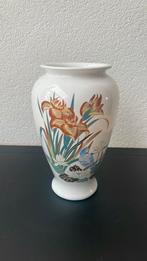 Mooie vaas met bloemen motief en vogel., Antiek en Kunst, Antiek | Vazen, Ophalen