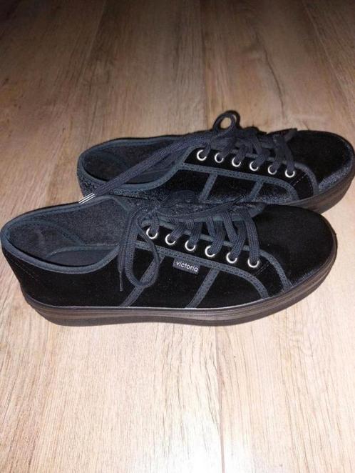 Victoria velvet zwarte sneakers maat 40, Kleding | Dames, Schoenen, Nieuw, Sneakers of Gympen, Zwart, Ophalen of Verzenden