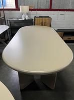 by fonQ Ormi Eettafel - Beige | Van €499, nu, Huis en Inrichting, Tafels | Eettafels, Byfonq, Byfonq, Rechthoekig, Byfonq