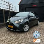 Toyota Aygo 1.0 VVT-i X-Play Lim | Carplay | Camera | 6Garan, Voorwielaandrijving, Stof, Euro 6, 4 stoelen