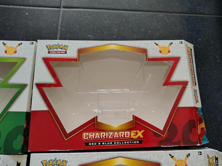 LEGE Charizard EX Red & Blue Collection Box Pokémon, Hobby en Vrije tijd, Verzamelkaartspellen | Pokémon, Gebruikt, Overige typen