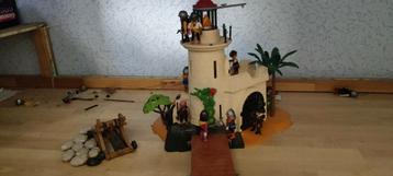 Piratenfort / riddersfort playmobil met veel extra's ridders beschikbaar voor biedingen