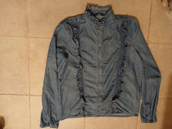 Blauw spijkerbloesje van Only in maat S, Kleding | Dames, Blouses en Tunieken, Zo goed als nieuw, Maat 36 (S), Blauw, Ophalen of Verzenden