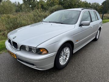 BMW 5 Serie Touring Nette Auto 520i Lifestyle Edition Youngt beschikbaar voor biedingen