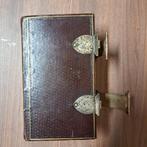 Oud antiek Bijbeltje 1853 met 2 zilveren sloten, Ophalen of Verzenden, Onbekend