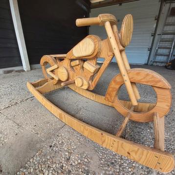 Hobbelmotor beschikbaar voor biedingen