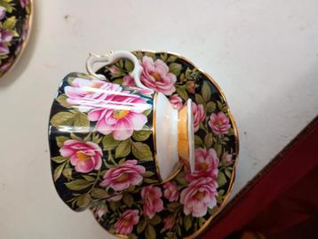 Royal Albert flora series  beschikbaar voor biedingen