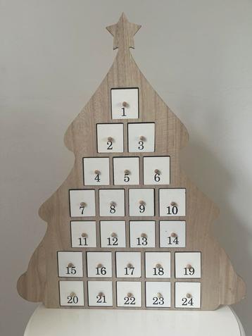 Advent kalender hout beschikbaar voor biedingen