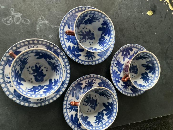 Japanse chinoiserie 4 kopjes en schotels,SETPRIJS, Antiek en Kunst, Antiek | Servies compleet, Ophalen of Verzenden
