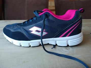 Lotto Sneakers Maat 40 Als Nieuw! beschikbaar voor biedingen