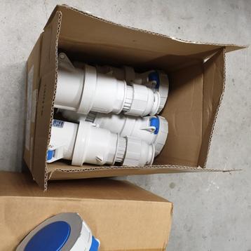 NIEUW! 10x BLAUWE CEE 63A CONTRASTEKKER BALS 3184  beschikbaar voor biedingen