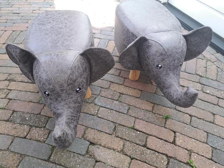kinderkrukje olifant.     8,00 per stuk   samen 15,00, Kinderen en Baby's, Kinderkamer | Tafels en Stoelen, Zo goed als nieuw
