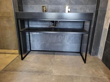VT Wonen Tank wastafel 120 breed met goudkleurige kranen beschikbaar voor biedingen