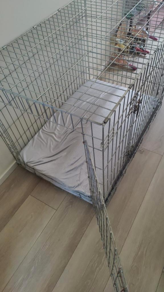 Grote hondenbench 107x71x78, Dieren en Toebehoren, Hondenbenches, Zo goed als nieuw, Ophalen