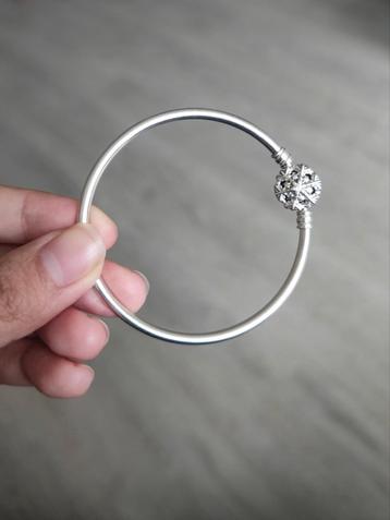 Pandora bangle 17cm beschikbaar voor biedingen