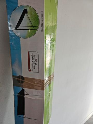 Parasol.luifel.klemluifel.zonnescherm beschikbaar voor biedingen