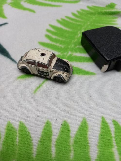 Oud, begin jaren '70 modelautootje VW Kever politieauto., Hobby en Vrije tijd, Modelauto's | Overige schalen, Gebruikt, Auto, Ophalen of Verzenden