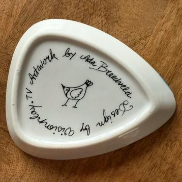 Ada Breedveld Design Schoteltje - Handbeschilderd Hartjesmot beschikbaar voor biedingen