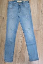 Meisje spijkerbroek mt 128 bijna nieuw, Ophalen, Zo goed als nieuw, Meisje, Broek