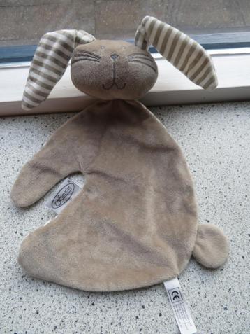 Knuffeldoek konijn merk Funnies bruin met wit/creme strepen beschikbaar voor biedingen