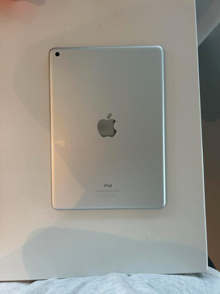 Ipad 6 generatie, Computers en Software, Apple iPads, Zo goed als nieuw, Apple iPad, 10 inch, 32 GB, Ophalen of Verzenden