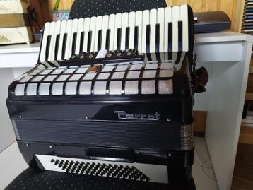 Mooie Parrot Accordeon €375 beschikbaar voor biedingen