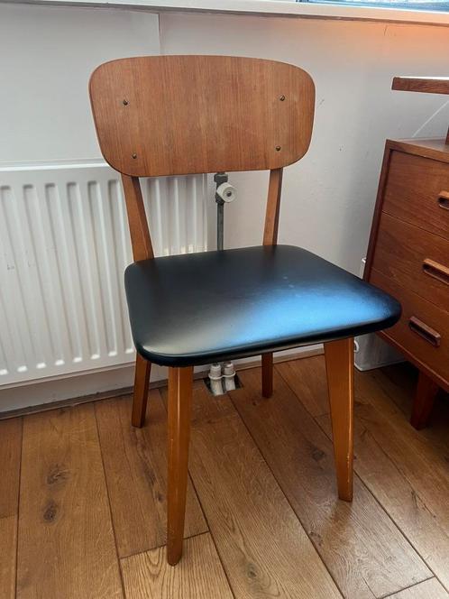 Vintage Mid Century stoel, Huis en Inrichting, Stoelen, Gebruikt, Eén, Hout, Leer, Bruin, Ophalen