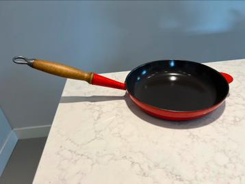 Cousances koekenpan 24 cm kersenrood gebruikte staat beschikbaar voor biedingen