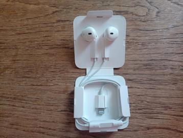 Apple Earpods met draad beschikbaar voor biedingen