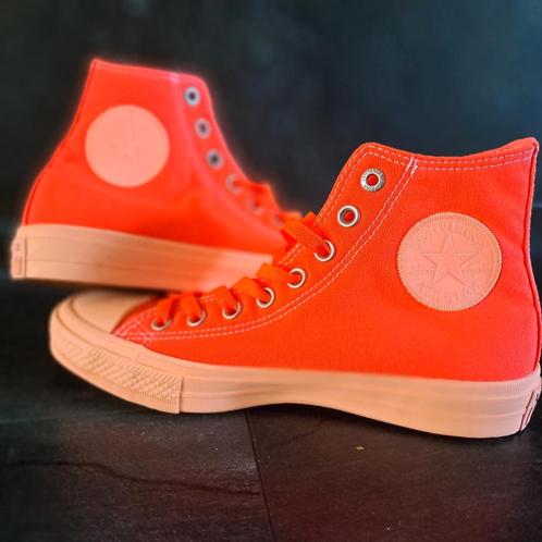 NIEUW Converse All Stars ll Hyper Orange
Maat 39.5, Kleding | Dames, Schoenen, Nieuw, Sneakers of Gympen, Ophalen of Verzenden