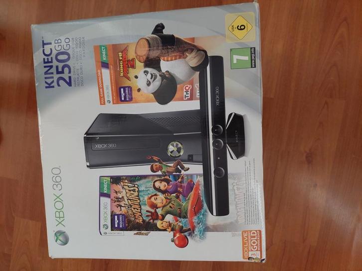 Xbox 360 Slim 250GB + Kinect Adventures + Kung Fu Panda 2 +, Spelcomputers en Games, Spelcomputers | Xbox 360, Zo goed als nieuw