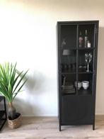 Stijlvolle zwarte vitrinekast, Huis en Inrichting, Kasten | Dressoirs, Ophalen, 50 tot 100 cm, 25 tot 50 cm, Met deur(en)
