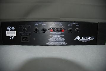 Alesis Versterker met flightcase RA100  <230504> beschikbaar voor biedingen
