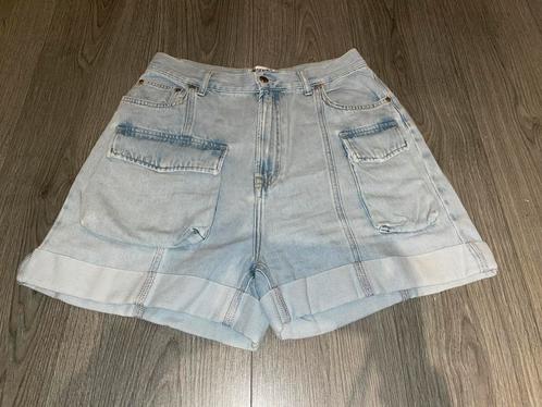 Essentiel Antwerp baggy korte denim cargo short broek mt 31, Kleding | Dames, Broeken en Pantalons, Zo goed als nieuw, Maat 42/44 (L)