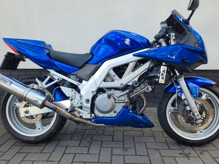 SUZUKI SV 650 S -Nette motor-Zie fotos. (bj 2004), Motoren, Motoren | Suzuki, Bedrijf, Sport, meer dan 35 kW, 2 cilinders, Motorrijbewijs A
