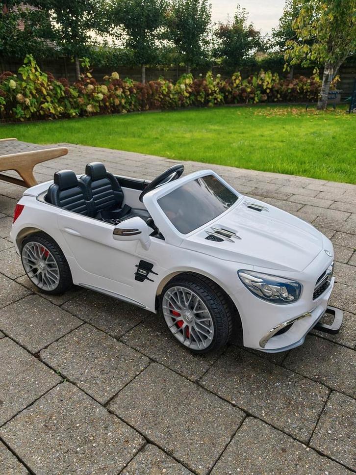 Luxe grote Mercedes SL65 accu auto + remote voor 2 kids, Kinderen en Baby's, Speelgoed | Buiten | Accuvoertuigen, Zo goed als nieuw
