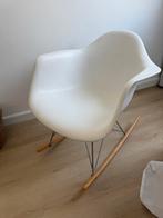 Schommelstoel in uitstekende staat, Huis en Inrichting, Stoelen, Ophalen, Kunststof, Wit, Zo goed als nieuw