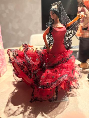 Flamenco Pop - Rode Jurk met Zwarte Kant beschikbaar voor biedingen
