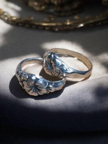 BloemenRing in goud of zilver Handgemaakt beschikbaar voor biedingen