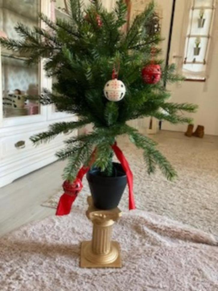 Kunst kerstboom met 15 kerstballen 58 cm hoog 40 breed, Diversen, Kerst, Nieuw, Ophalen