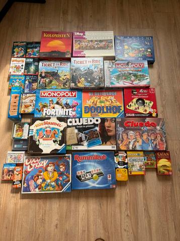 Collectie van 31 boordspellen + puzzels Monopoly Cluedo etc beschikbaar voor biedingen