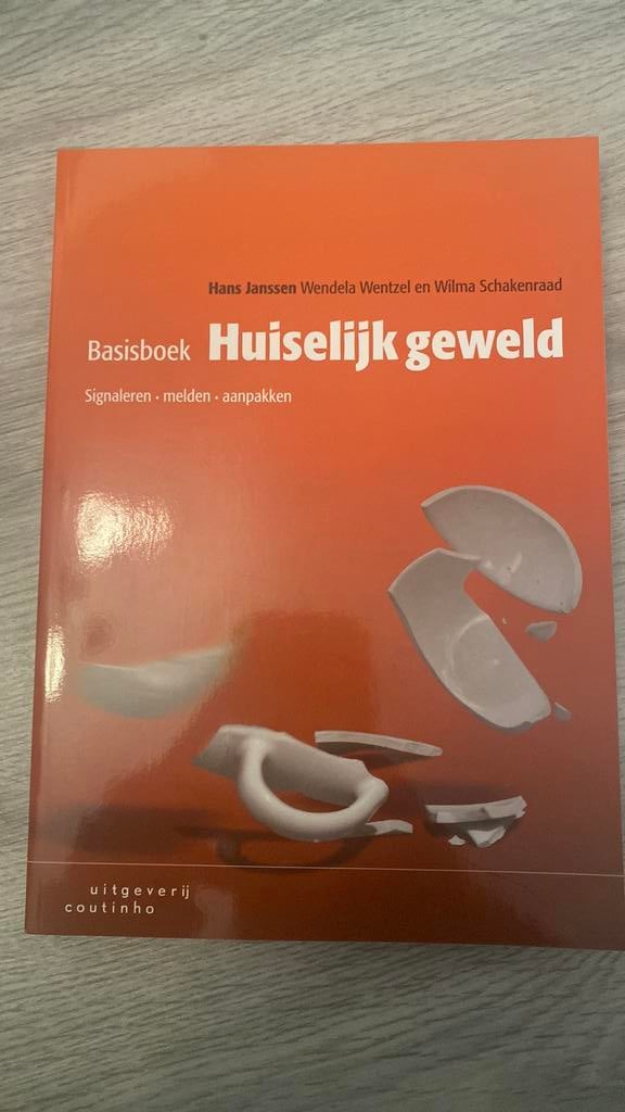 Basisboek huiselijk geweld, Boeken, Studieboeken en Cursussen, Ophalen, Beta, Zo goed als nieuw, HBO