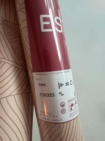 Esta home behang roze met palmbladeren beschikbaar voor biedingen