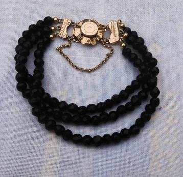 Antiek granaten armband met Nederlands gouden slot beschikbaar voor biedingen